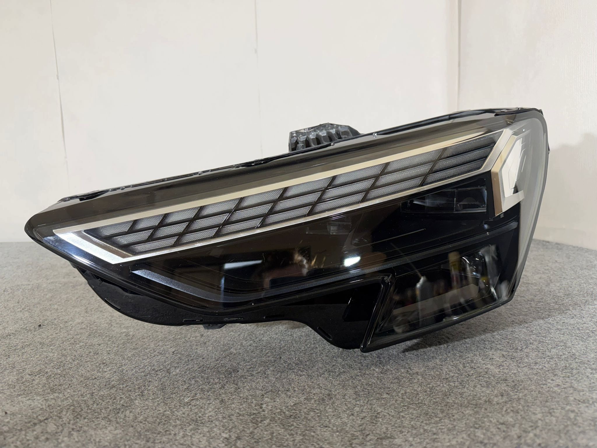 Světlomet 8Y0941035M — Audi A3, Σε απόθεμα στην ΕΕ — φωτο 1