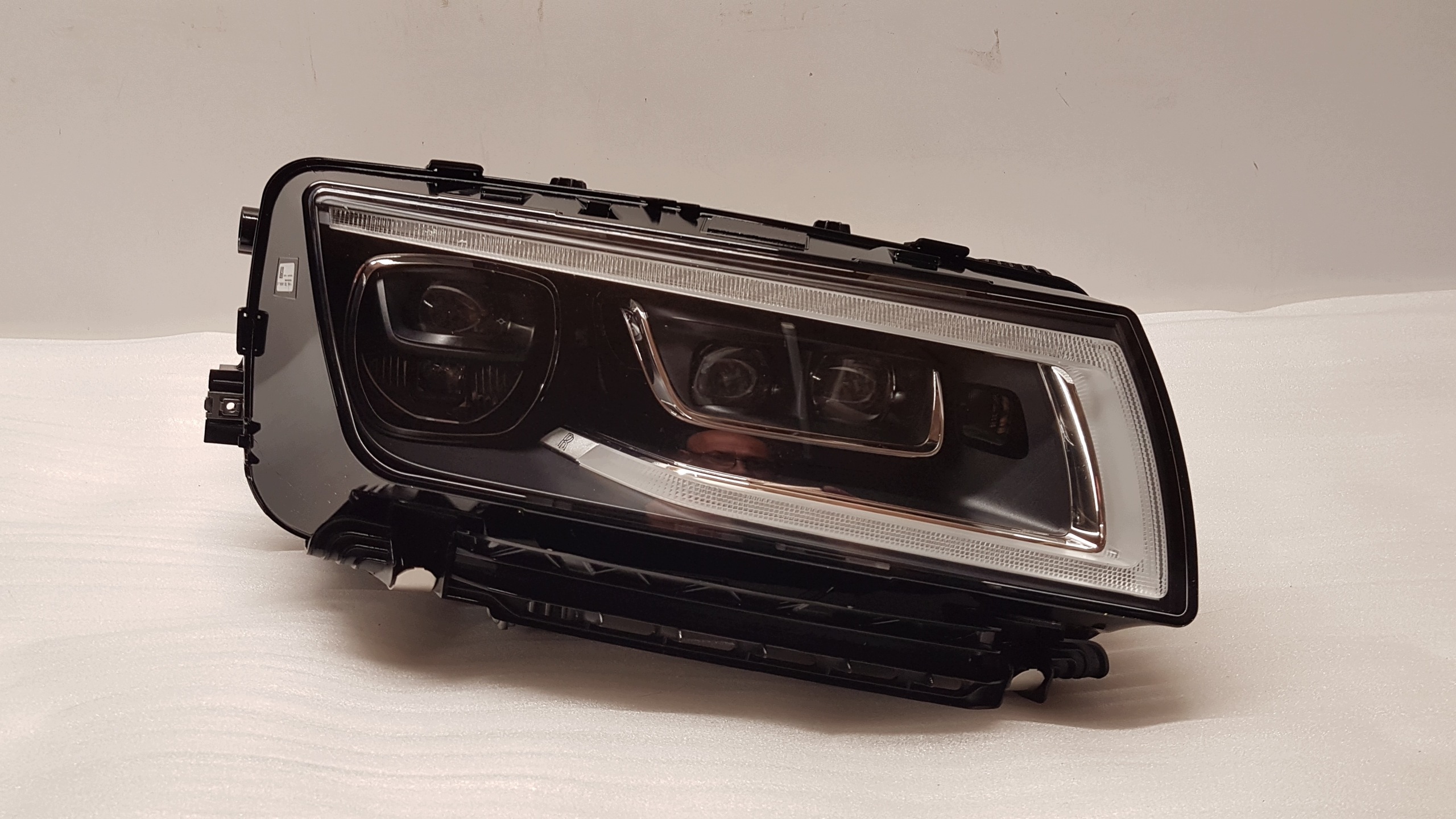 Světlomet — BMW, Σε απόθεμα στην ΕΕ — φωτο 1