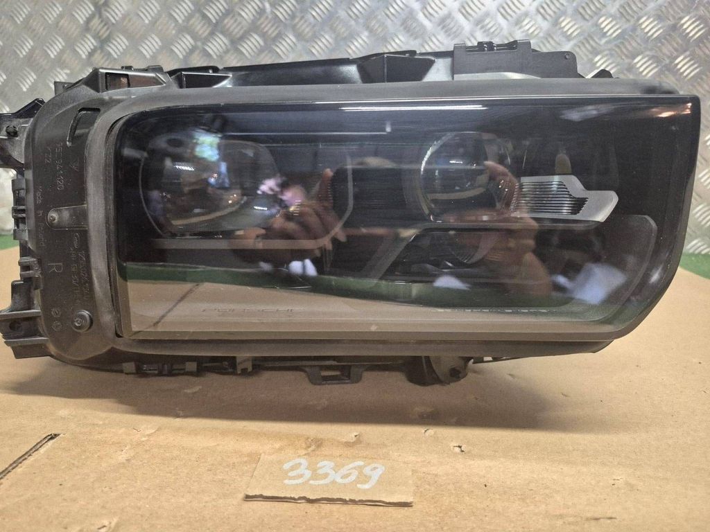 95C941034Q Porsche Macan (95C) světlomet, Σε απόθεμα στην ΕΕ — φωτο 1