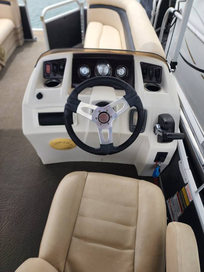 2013 Bennington, εισαγωγή ΗΠΑ — φωτο 2 z 12