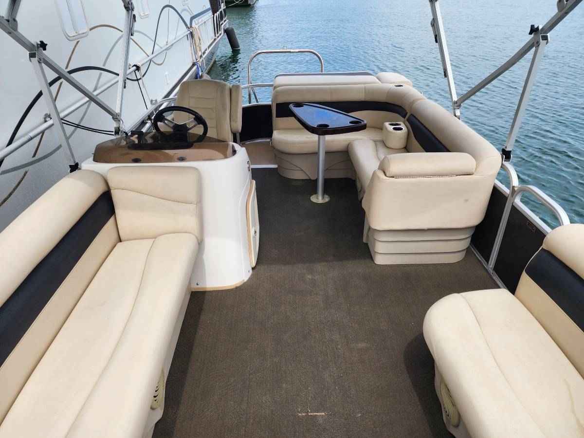 2013 Bennington, εισαγωγή ΗΠΑ — φωτο 6 z 12