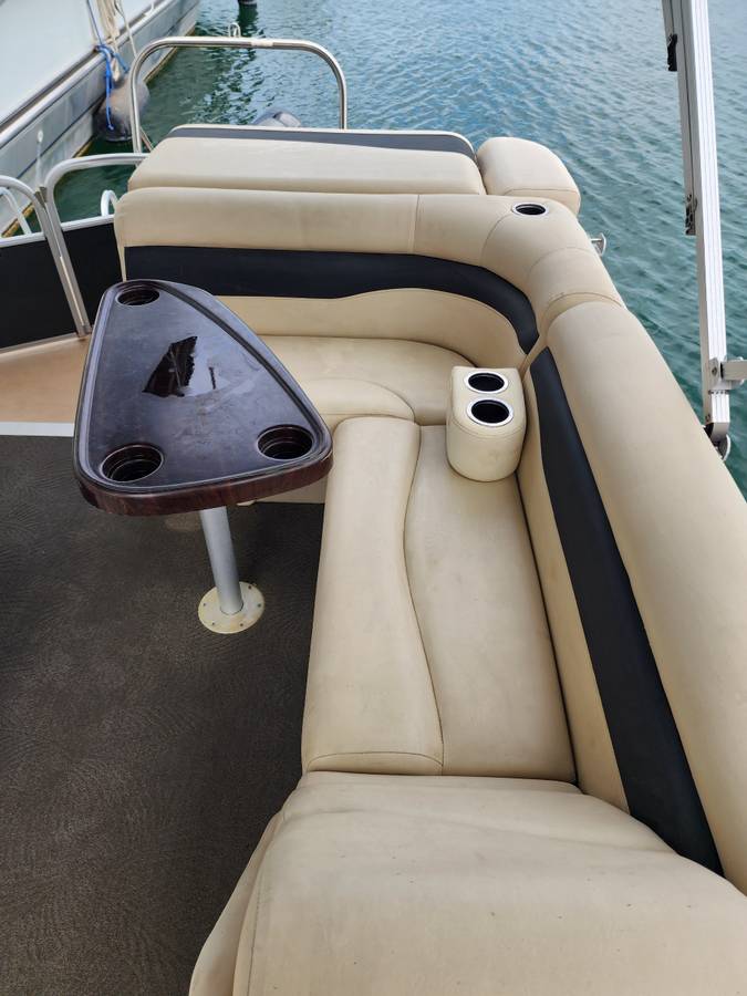 2013 Bennington, εισαγωγή ΗΠΑ — φωτο 7 z 12
