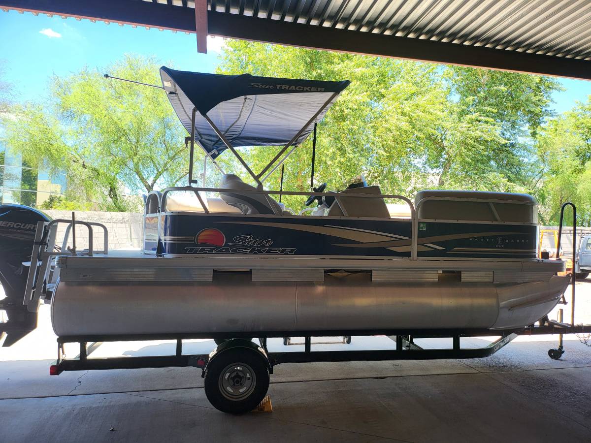 2014 Sun Tracker, εισαγωγή ΗΠΑ — φωτο 4 z 12