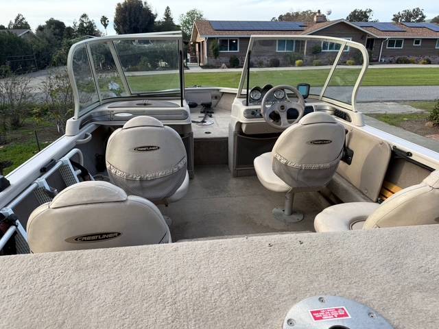 2002 Crestliner, εισαγωγή ΗΠΑ — φωτο 1