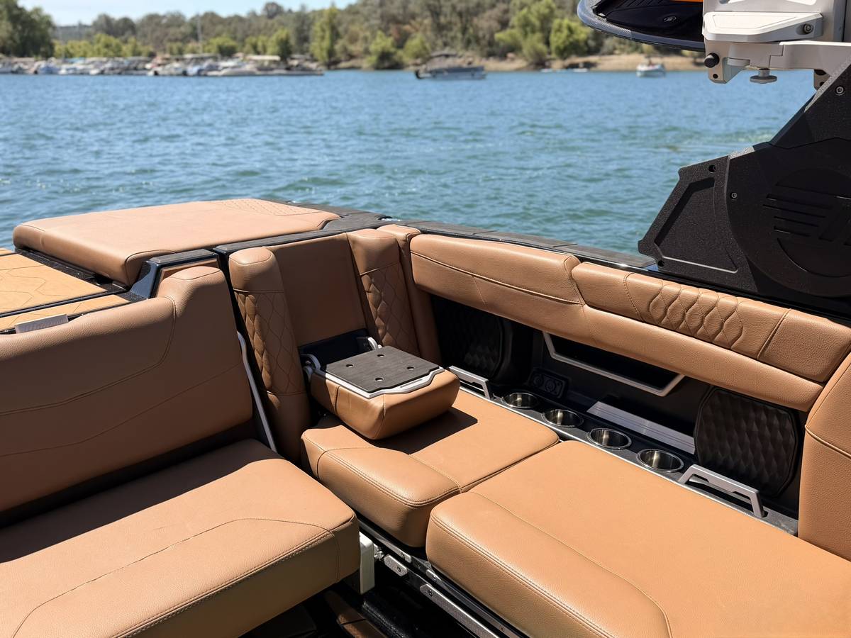2021 Malibu, εισαγωγή ΗΠΑ — φωτο 7 z 9