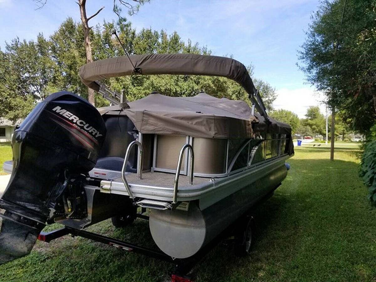 2014 Bennington, εισαγωγή ΗΠΑ — φωτο 2 z 5