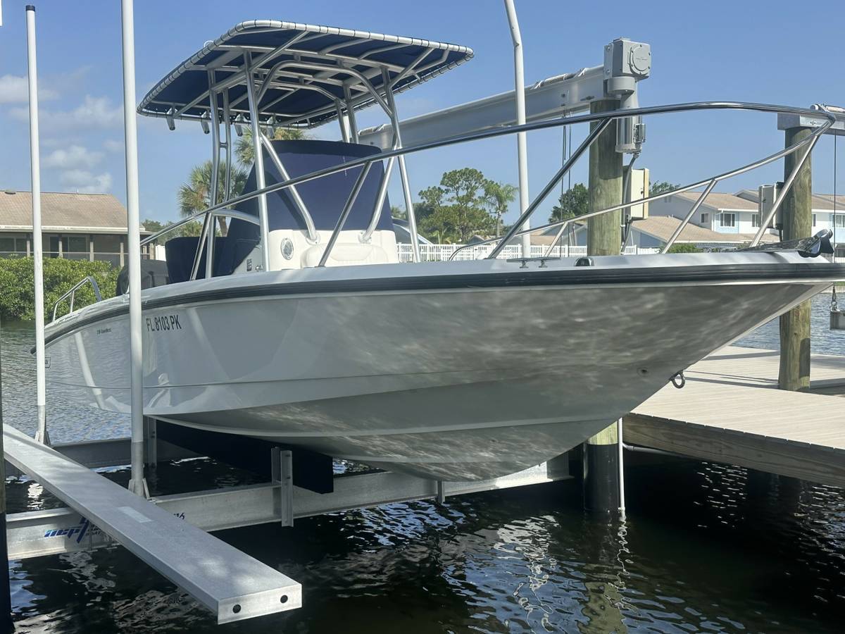 2012 Boston Whaler, εισαγωγή ΗΠΑ — φωτο 2 z 8