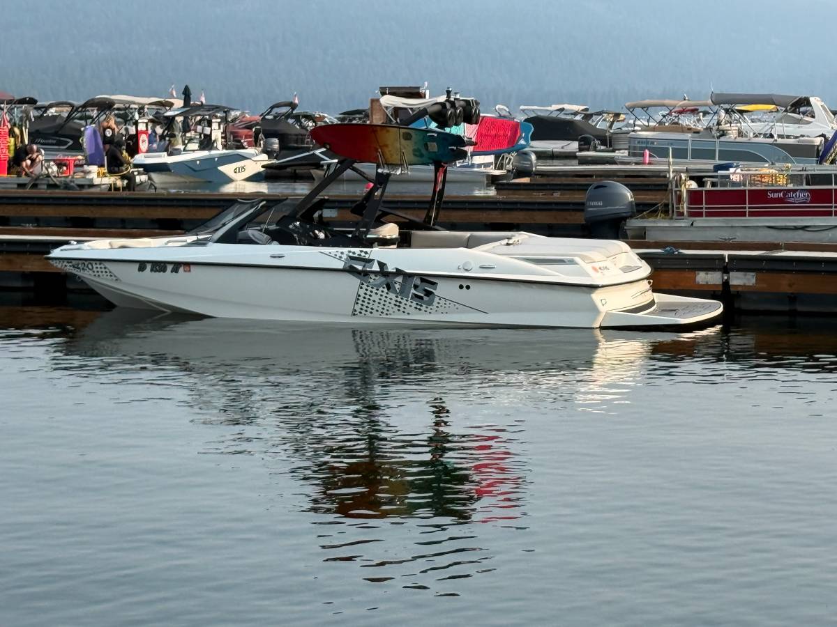 2011 Axis, εισαγωγή ΗΠΑ — φωτο 1