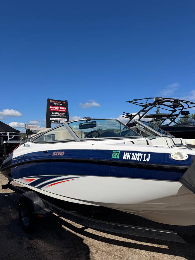 2016 Yamaha, κόκκινο, εισαγωγή ΗΠΑ — φωτο 3 z 12