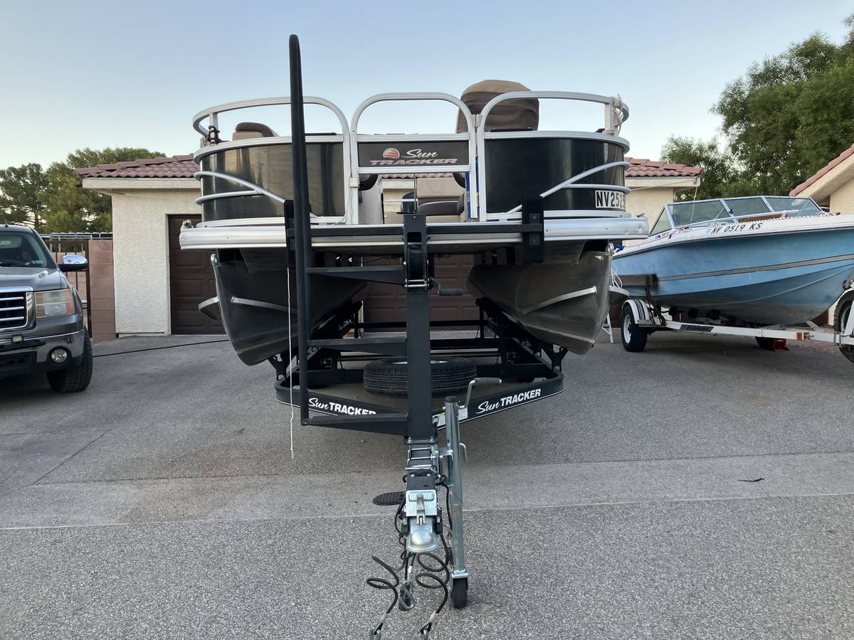 2018 Tracker, εισαγωγή ΗΠΑ — φωτο 2 z 12