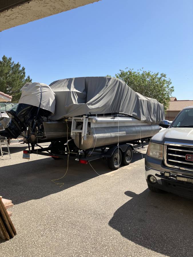 2018 Tracker, εισαγωγή ΗΠΑ — φωτο 3 z 12