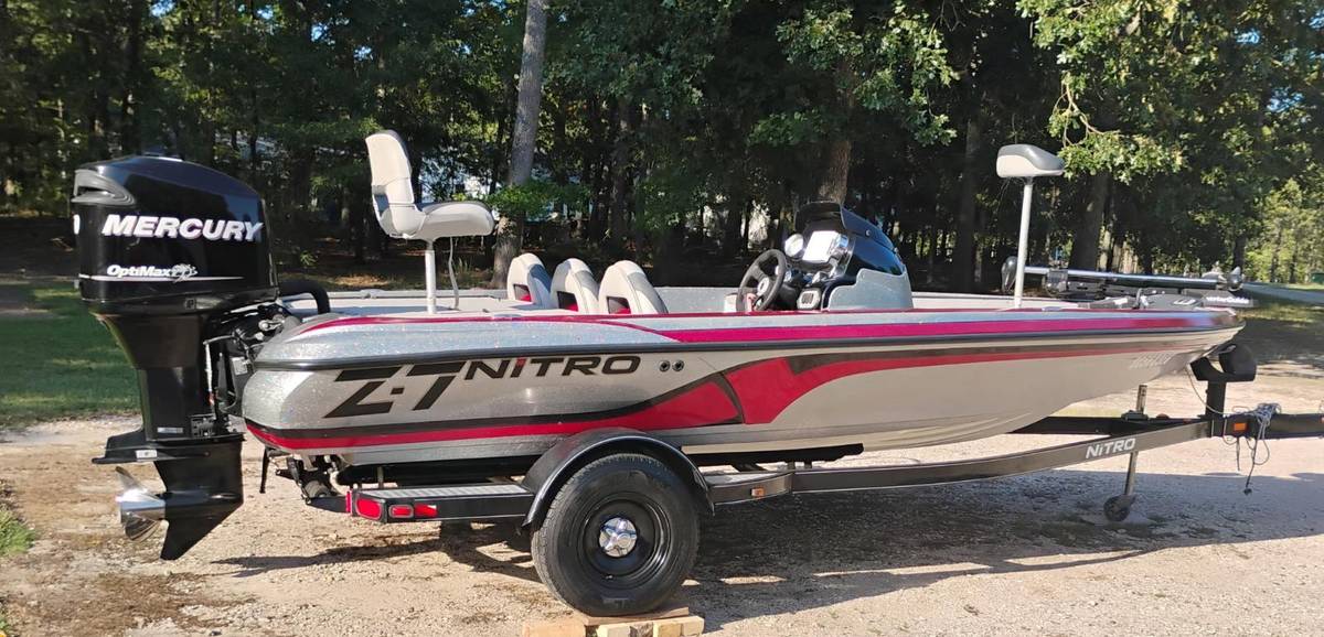 2010 Nitro, εισαγωγή ΗΠΑ — φωτο 1