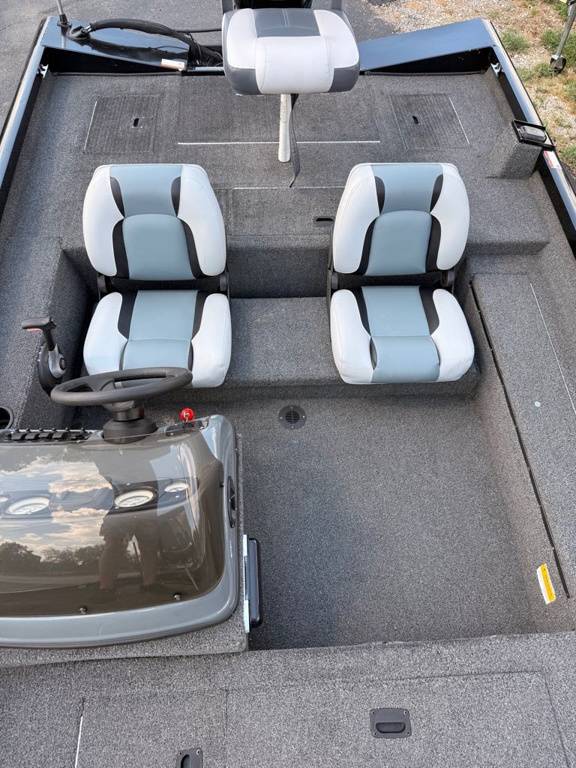2011 Crestliner, εισαγωγή ΗΠΑ — φωτο 7 z 12