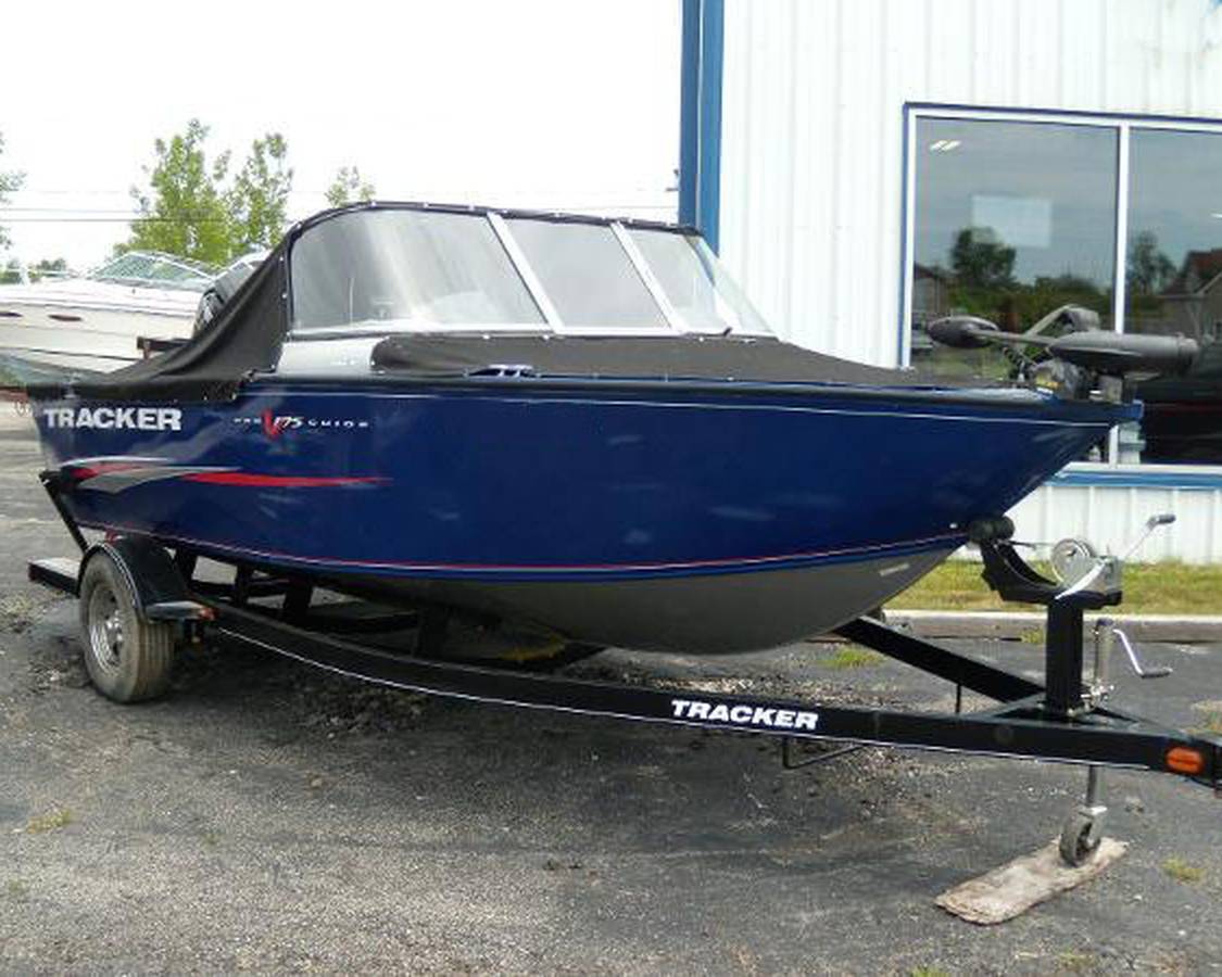 2015 Tracker, εισαγωγή ΗΠΑ — φωτο 1