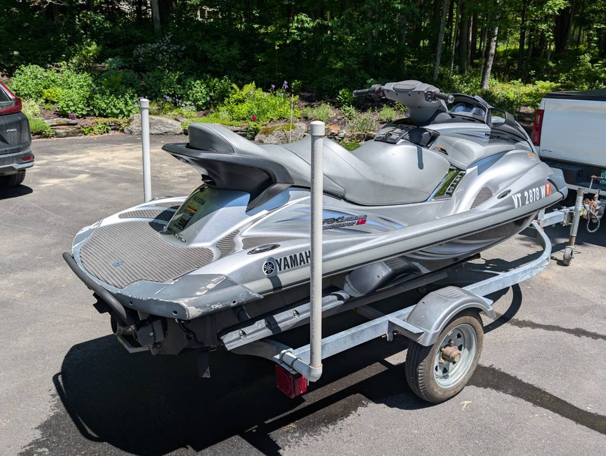 2011 Yamaha, εισαγωγή ΗΠΑ — φωτο 2 z 3