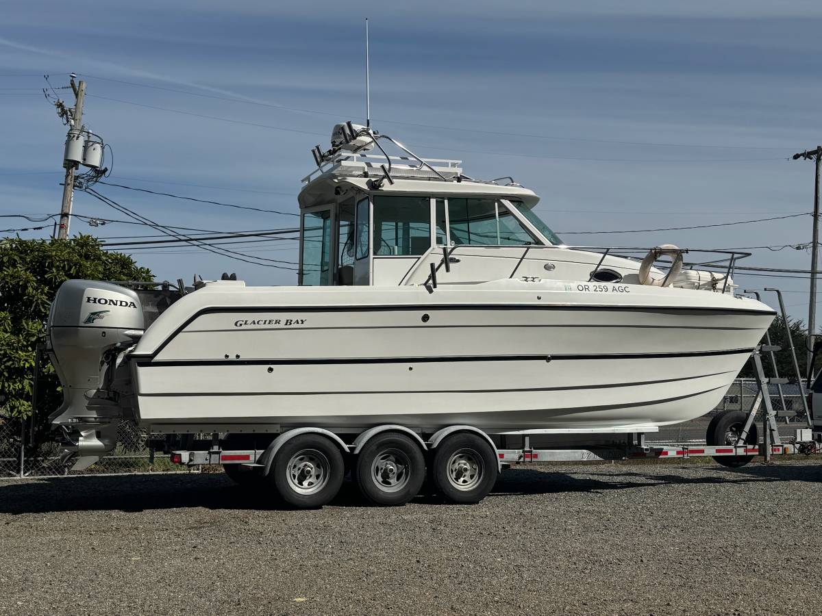 2009 Crestliner, εισαγωγή ΗΠΑ — φωτο 1
