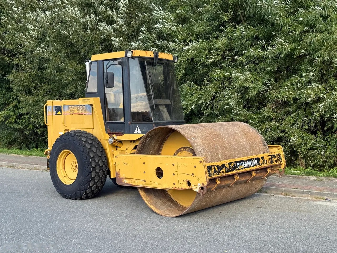 1998 Caterpillar, 2.600 mth, εισαγωγή Σε απόθεμα στην ΕΕ — φωτο 1