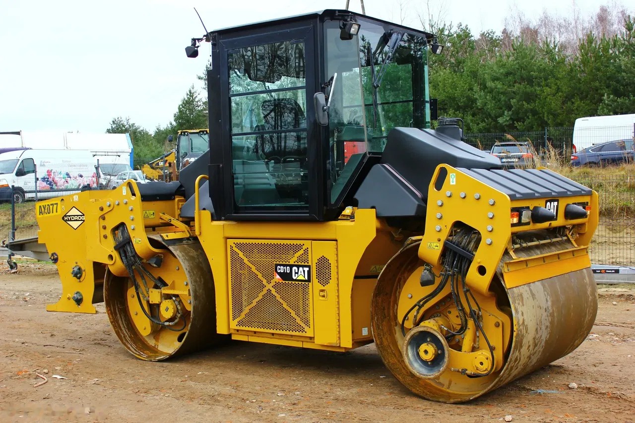 2017 Caterpillar CD10, 5.890 mth, εισαγωγή Σε απόθεμα στην ΕΕ — φωτο 1