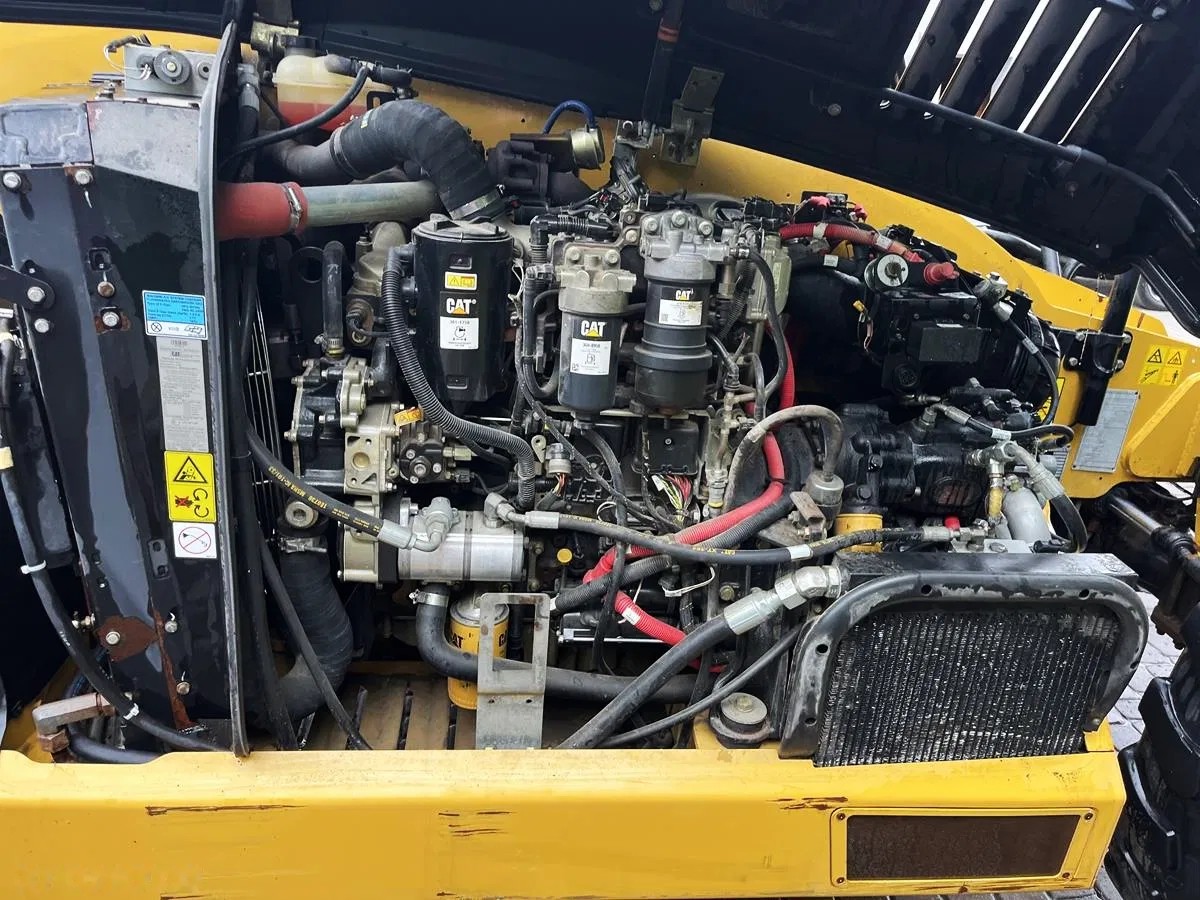 2018 Caterpillar TH357D AG HANDLER, 4.176 mth, εισαγωγή Σε απόθεμα στην ΕΕ — φωτο 8 z 15