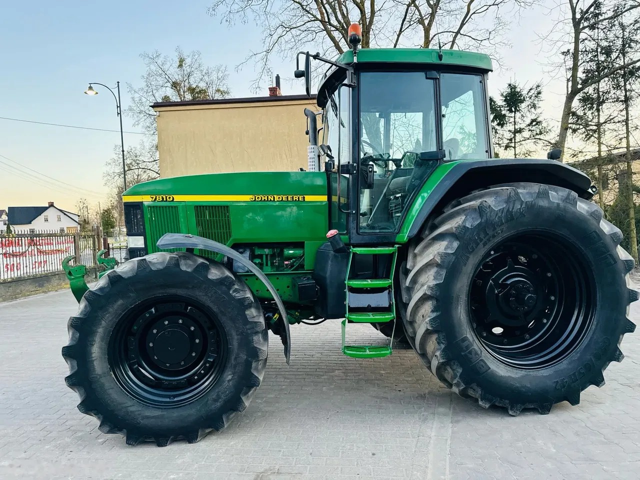 2001 John Deere 7810, εισαγωγή Σε απόθεμα στην ΕΕ — φωτο 1