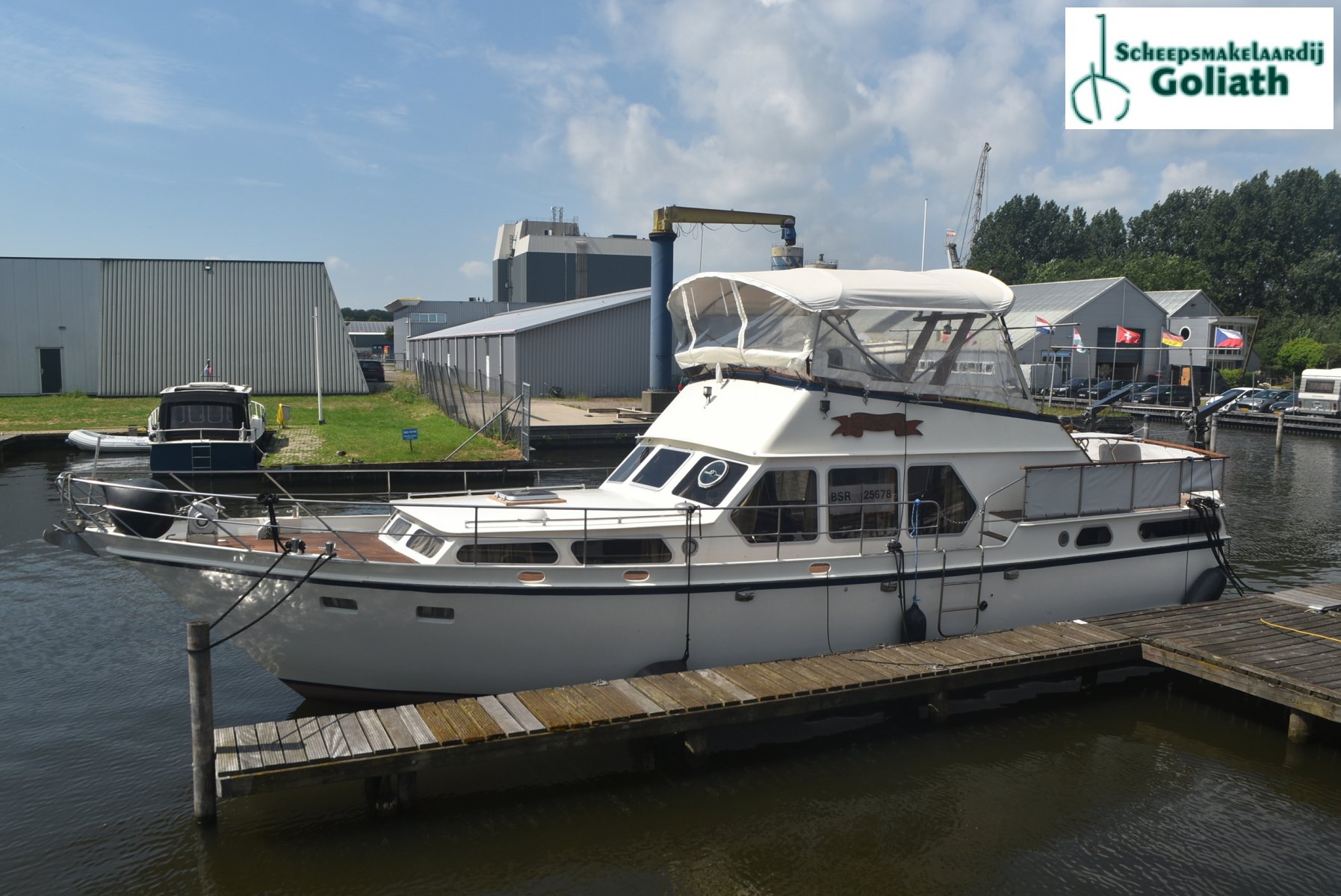 Van Der Valk 1300 Fly Bridge, εισαγωγή Σε απόθεμα στην ΕΕ — φωτο 1