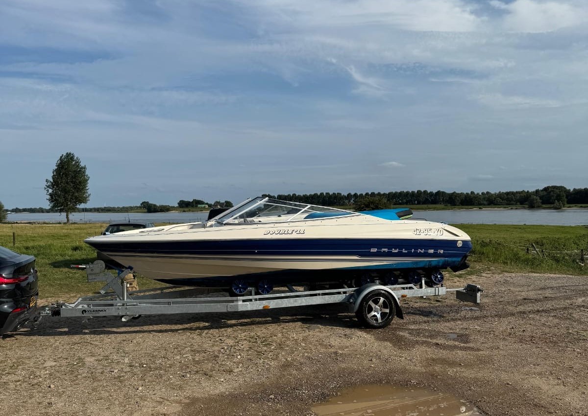 Bayliner, εισαγωγή Σε απόθεμα στην ΕΕ — φωτο 1