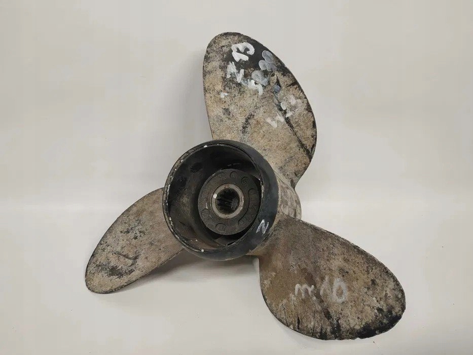 Lodní šroub Johnson Evinrude OMC (13-1/4 x 17) nr.10, Σε απόθεμα στην ΕΕ — φωτο 1