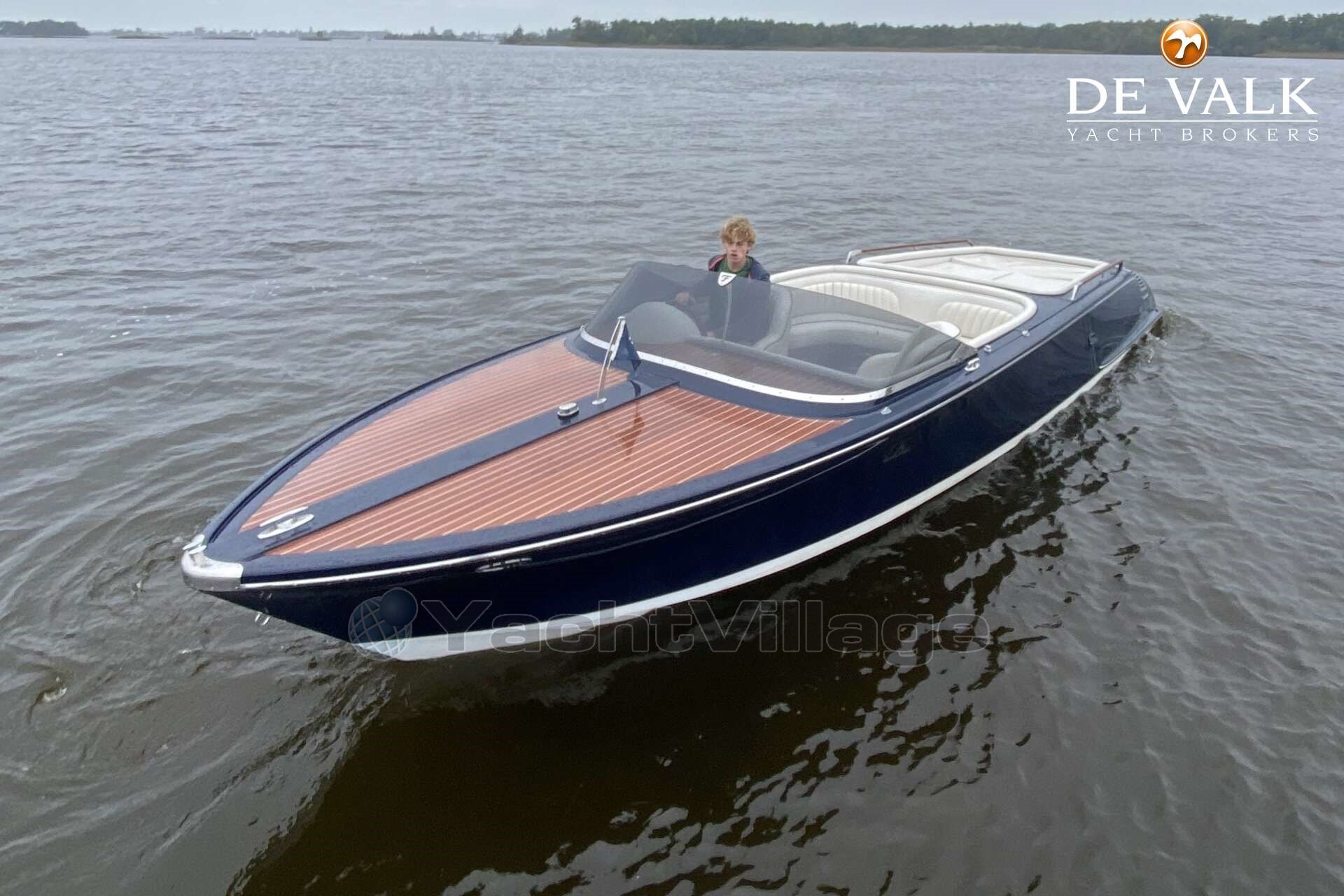 Frauscher 757 St. Tropez (2008) In vendita, εισαγωγή Σε απόθεμα στην ΕΕ — φωτο 1 | AMECAR Frauscher 757 St. Tropez (2008) In vendita, εισαγωγή Σε απόθεμα στην ΕΕ — φωτο 1