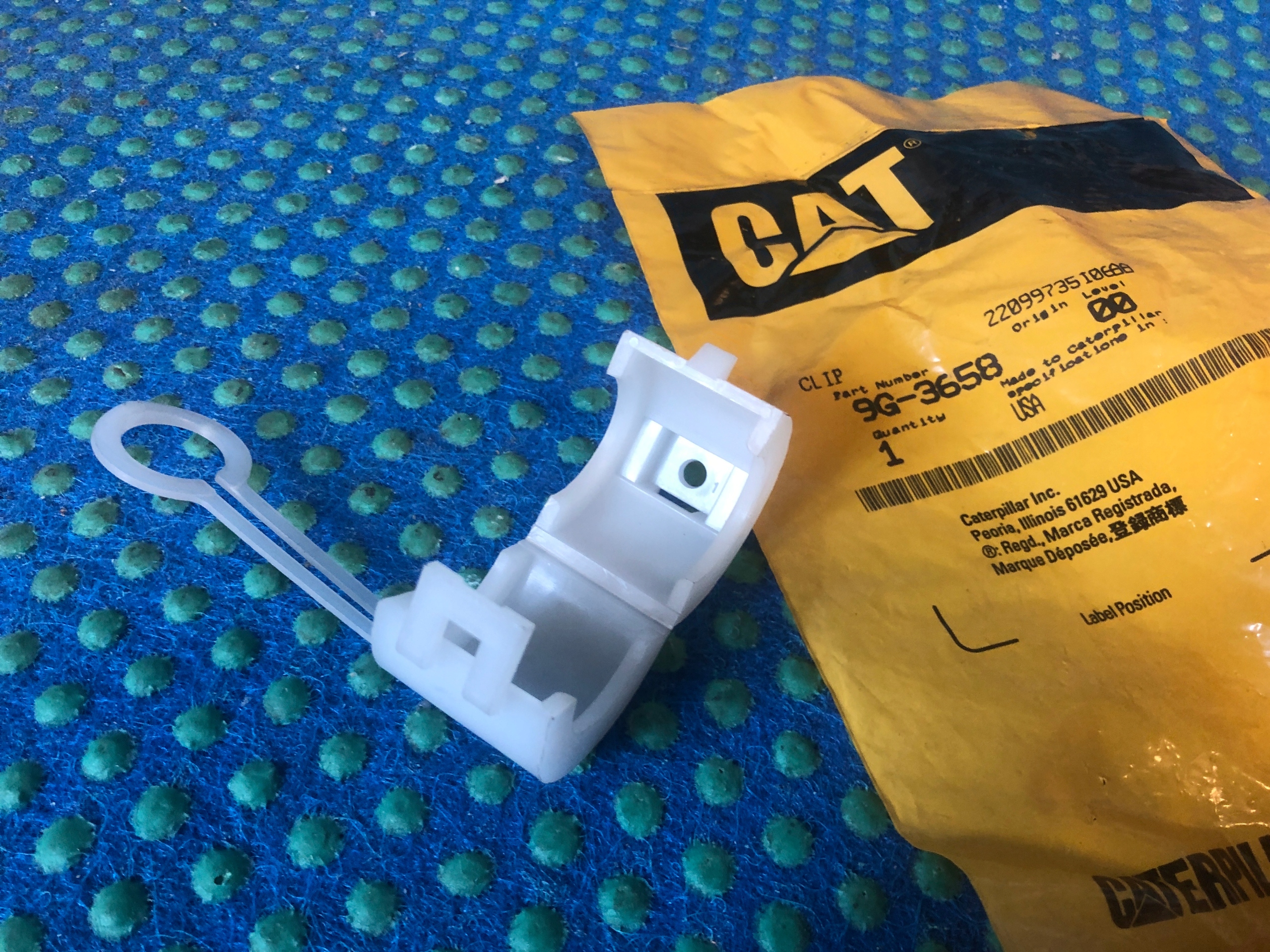 Třmen Cat 9g-3658, Σε απόθεμα στην ΕΕ — φωτο 1