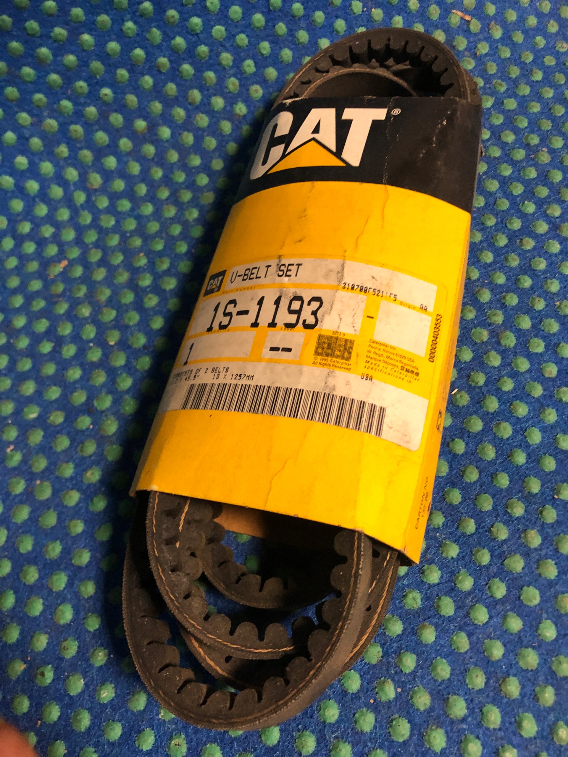 Pasek klinowy zebaty (komplet 2 ks) CAT 1S-1193, Σε απόθεμα στην ΕΕ — φωτο 1