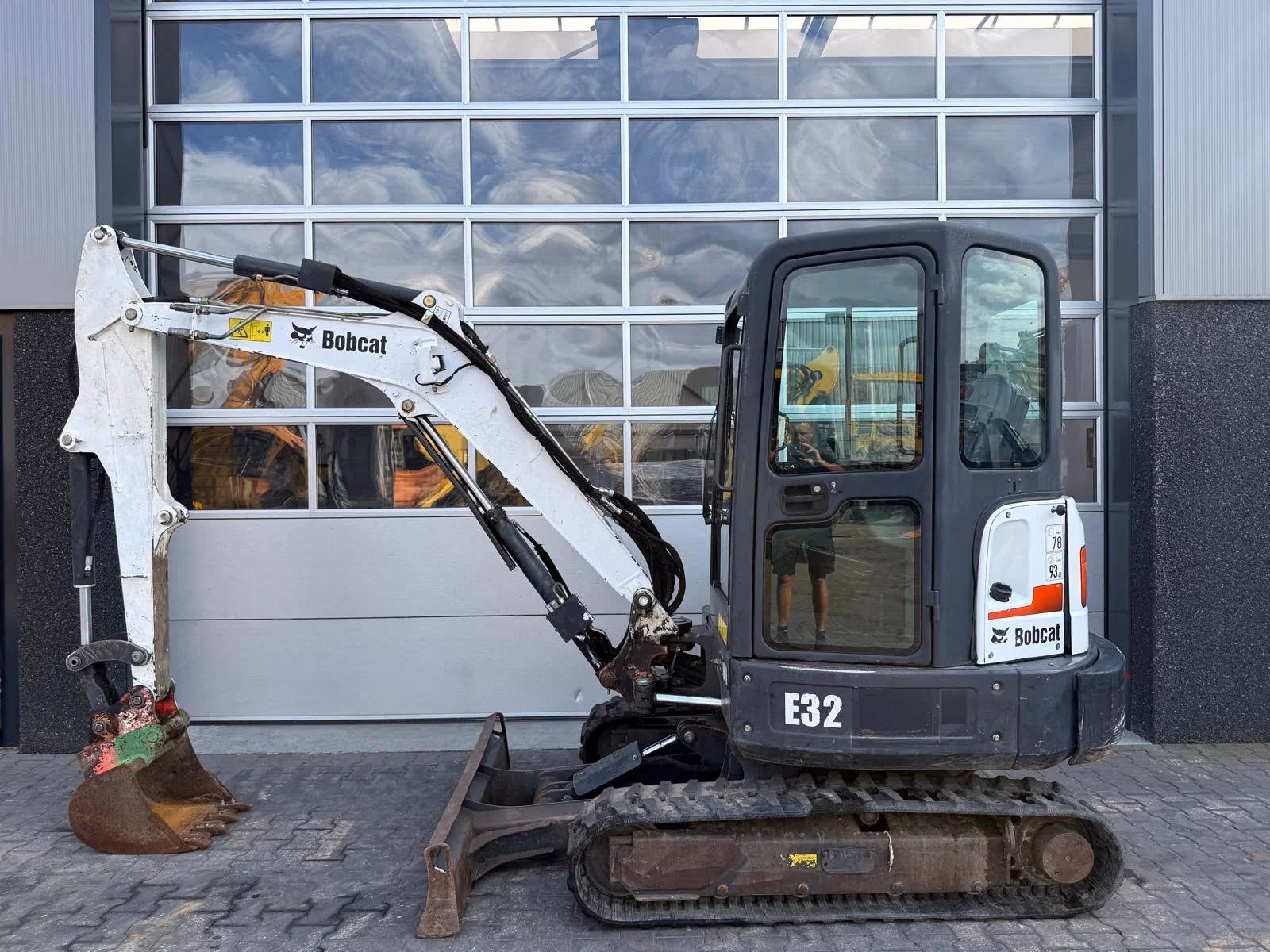 2015 Bobcat E32, 2.780 mth, εισαγωγή Σε απόθεμα στην ΕΕ — φωτο 1