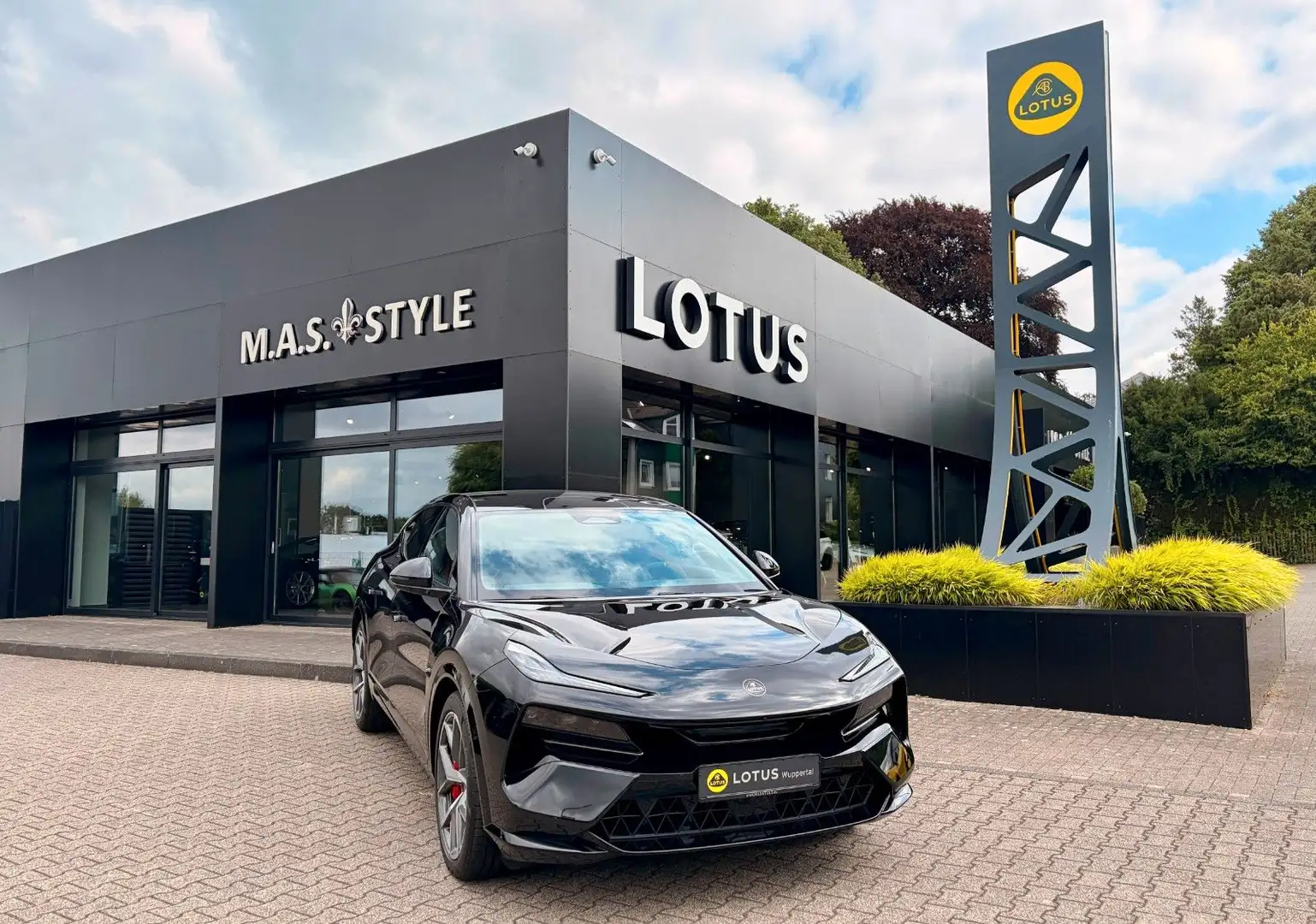 2026 Lotus Eletre, 90 km, Γερμανία — φωτο 1