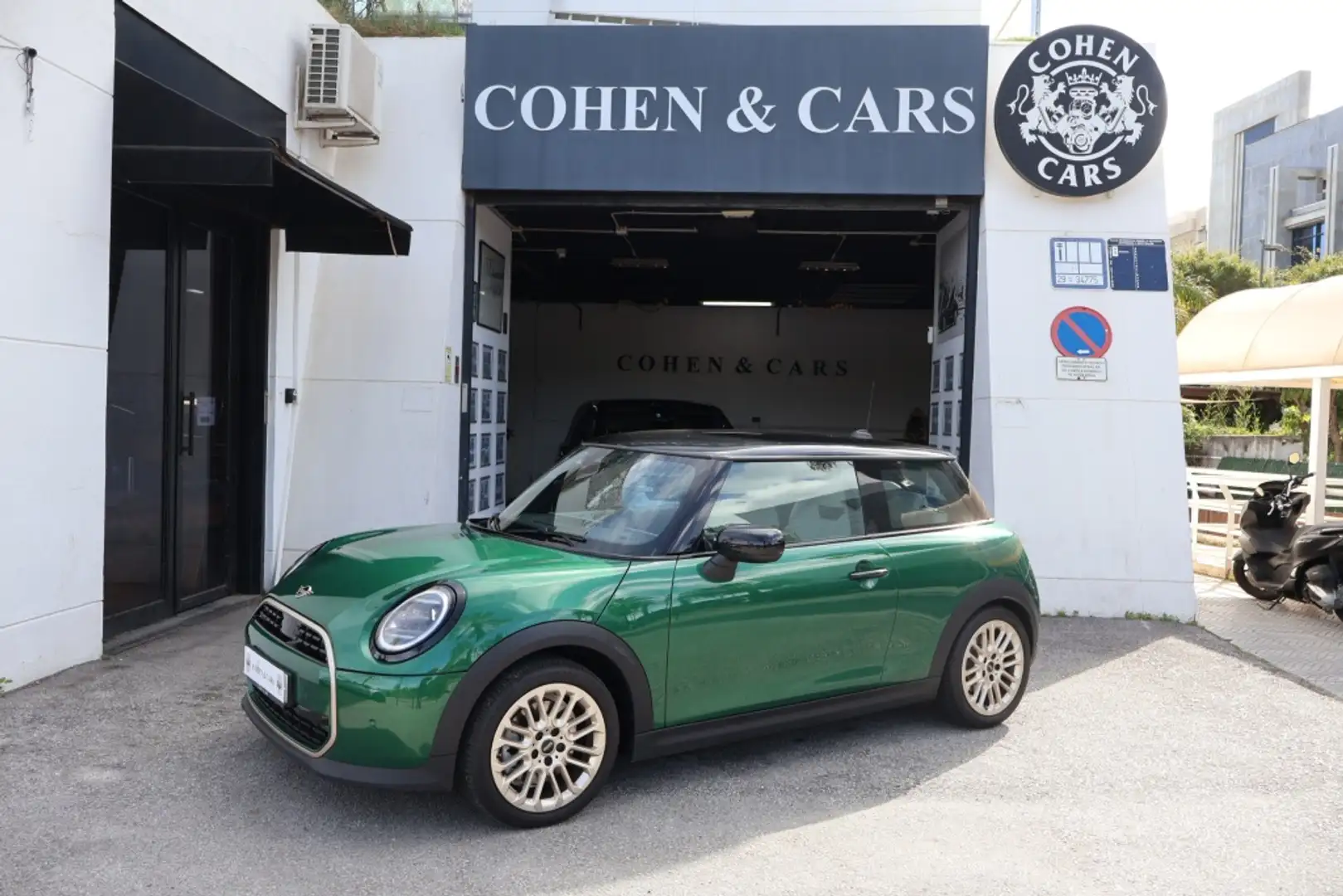 2025 MINI Cooper, 5.500 km, Španělsko — φωτο 1