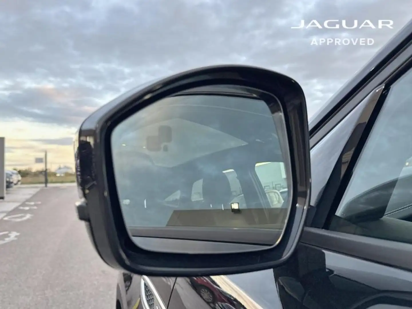 2023 Jaguar E-Pace, 17.780 km, Γαλλία — φωτο 9 z 12