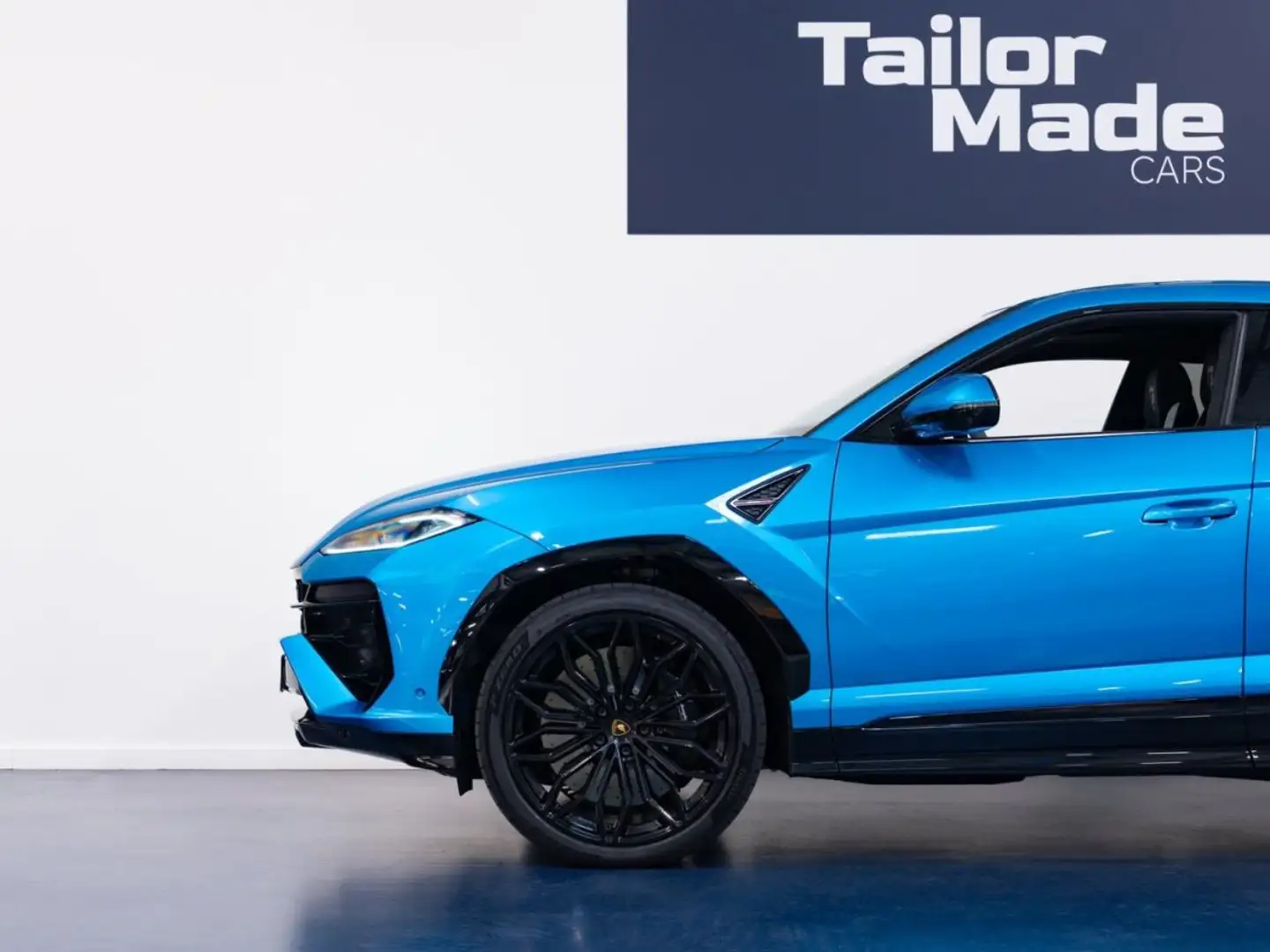 2025 Lamborghini Urus, Francie — φωτο 9 z 12