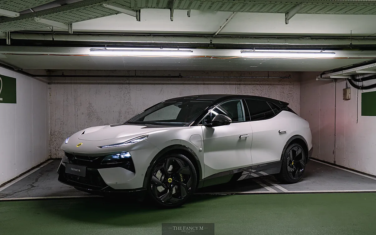 2025 Lotus Eletre, 8.500 km, Rakousko — φωτο 1