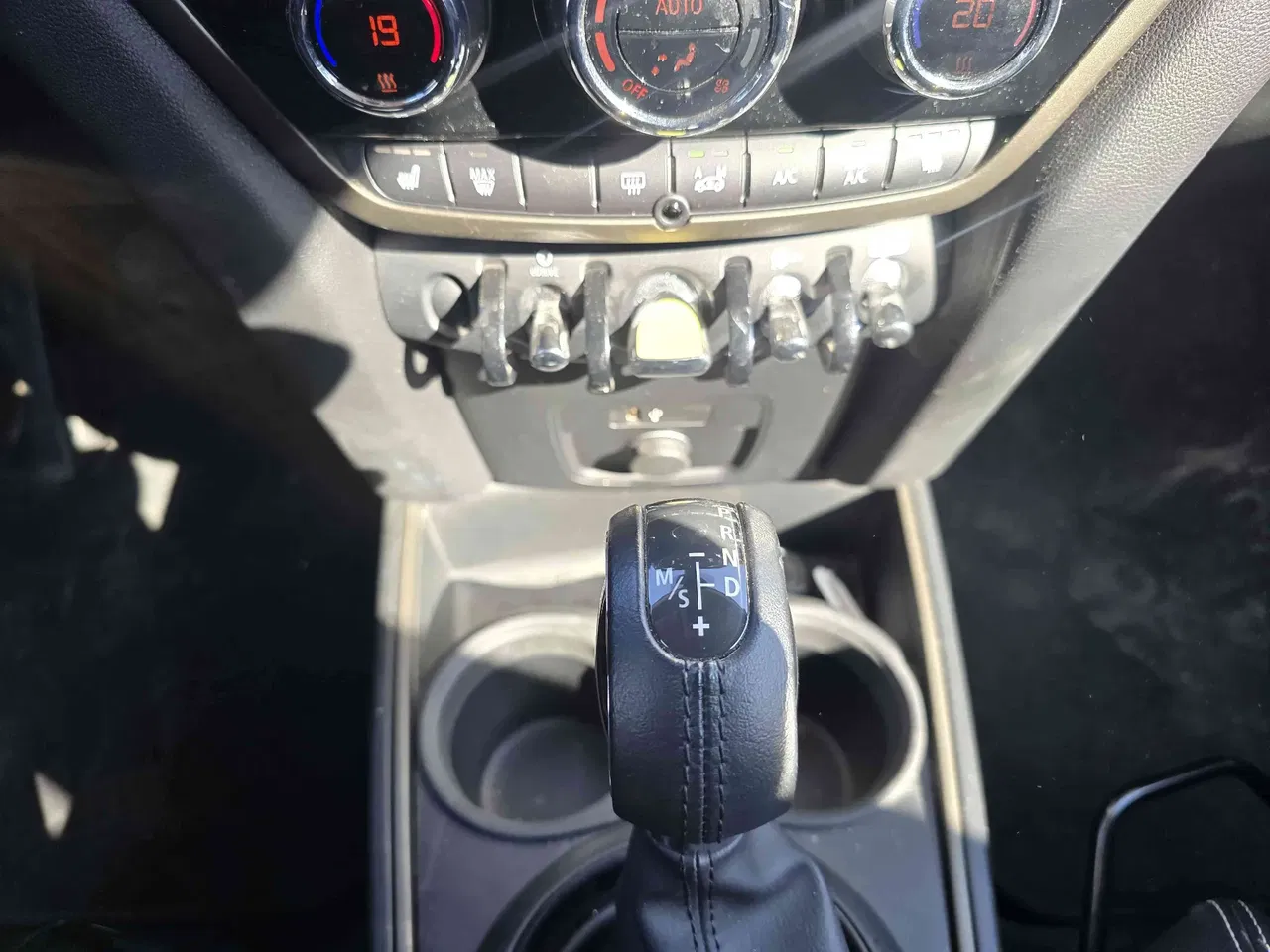 2022 MINI Cooper, 43.914 km, Ρουμανία — φωτο 11 z 14