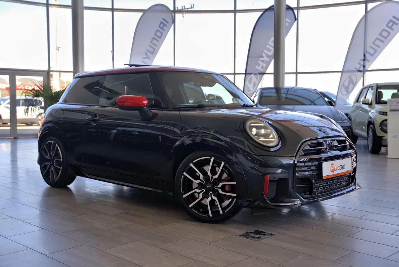 2025 MINI Cooper, 12.200 km, Ρουμανία — φωτο 1