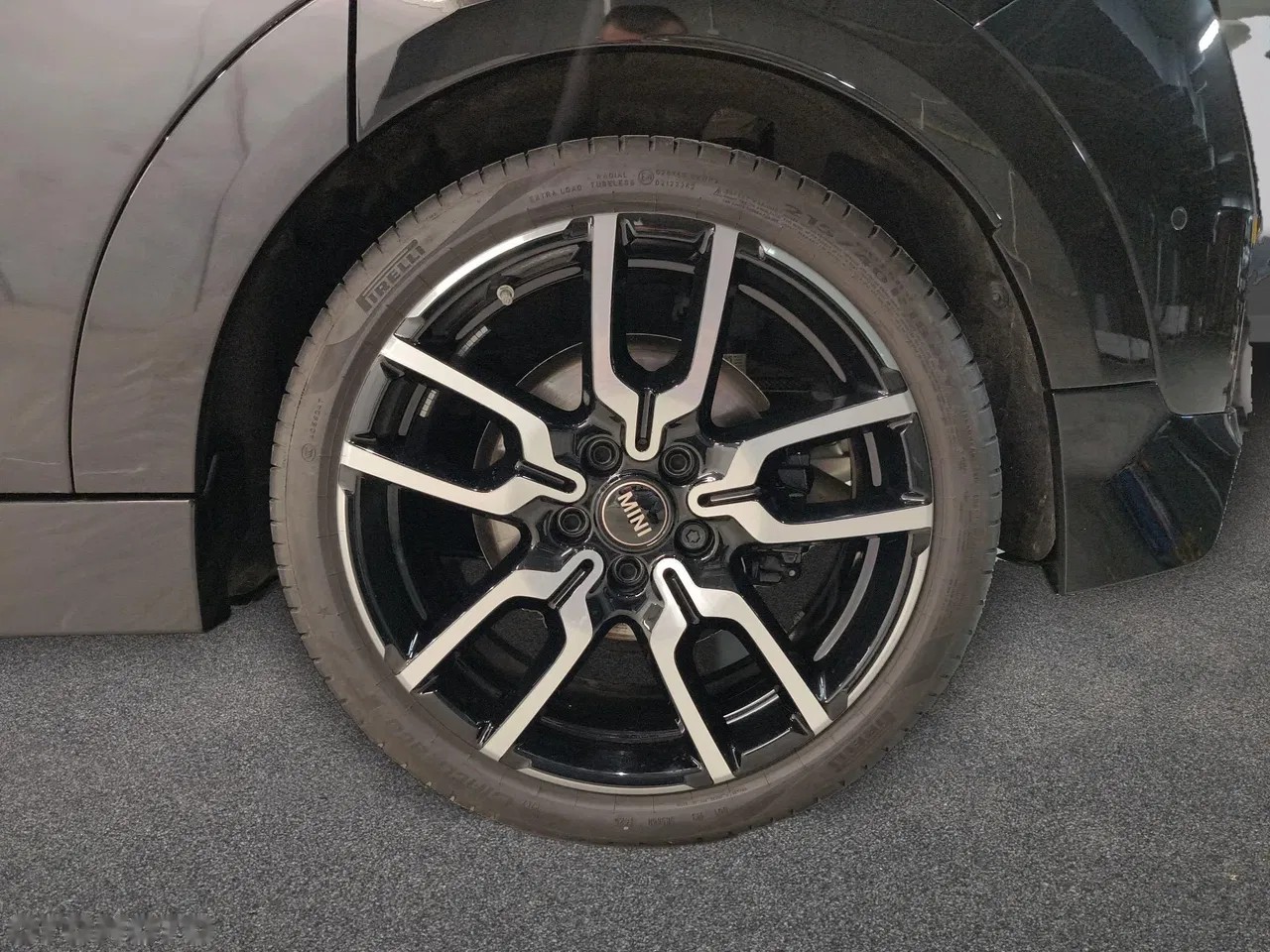 2025 MINI Cooper, 4.732 km, Πολωνία — φωτο 13 z 18