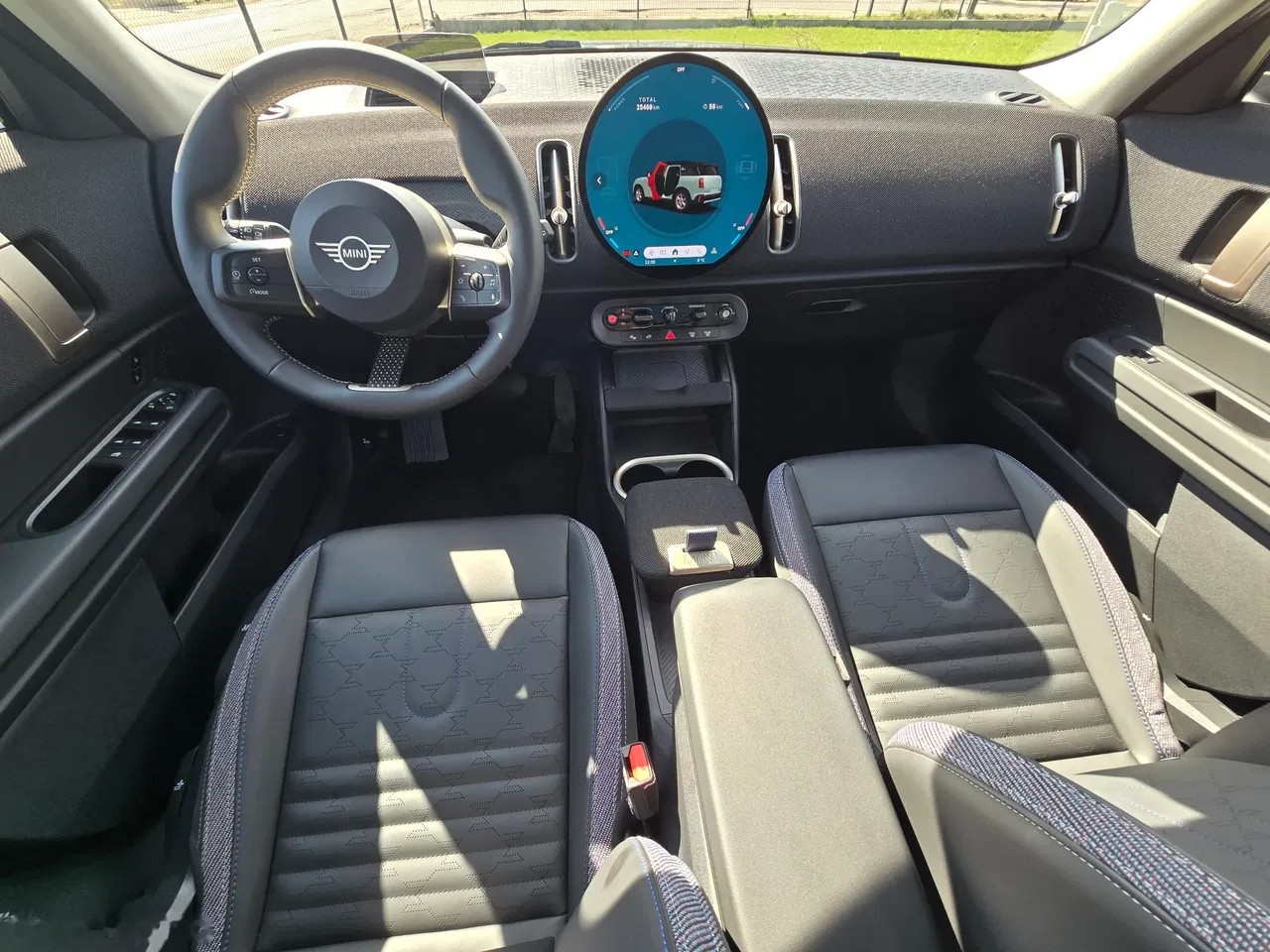 2024 MINI Countryman, 25.500 km, Πολωνία — φωτο 15 z 35
