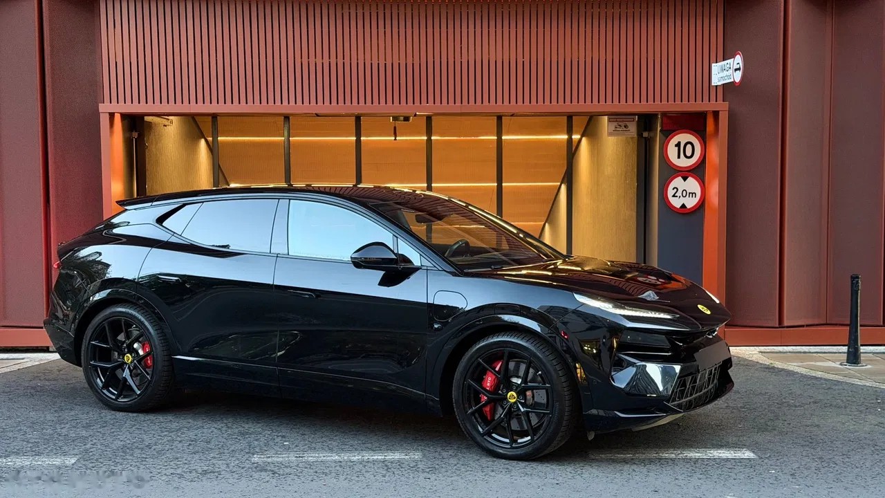 2024 Lotus Eletre, 1.900 km, Polsko — φωτο 1