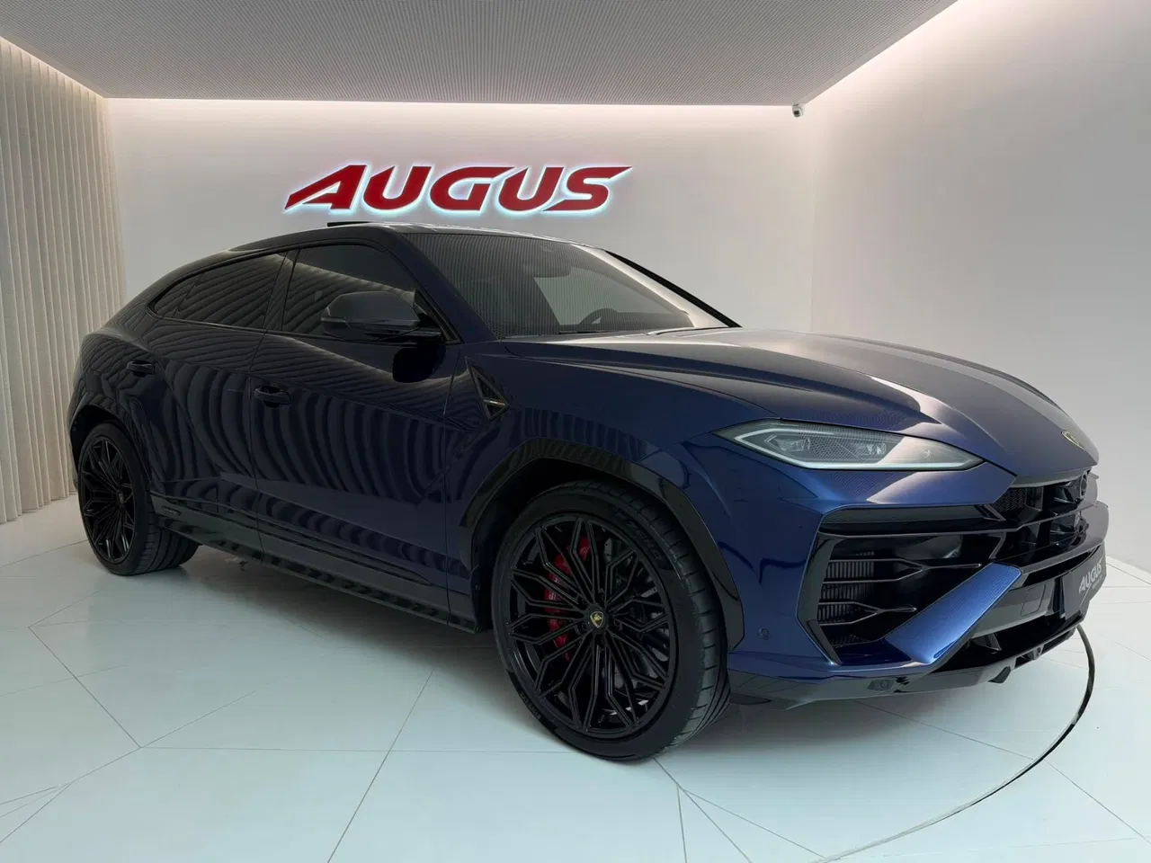 Lamborghini Urus, 4.864 km, Πορτογαλία — φωτο 1