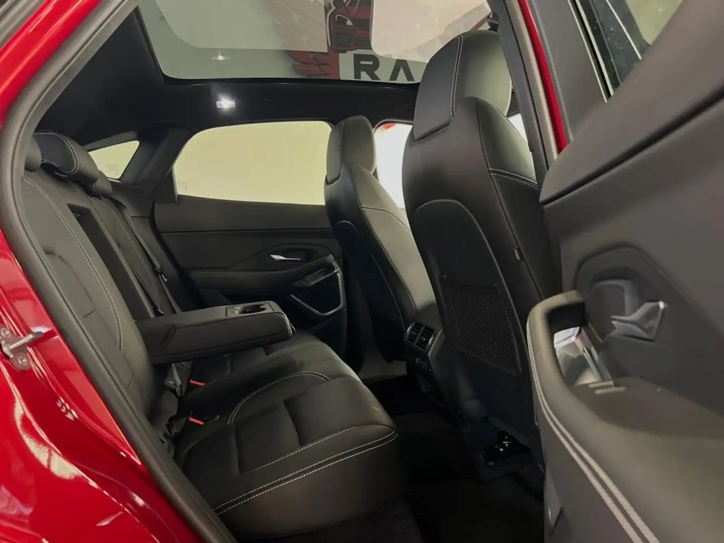 2023 Jaguar E-Pace, 49.678 km, Γαλλία — φωτο 11 z 22