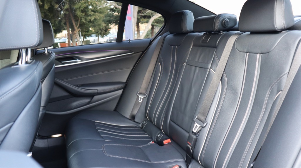 2023 BMW, 50.500 km, Βουλγαρία — φωτο 11 z 13