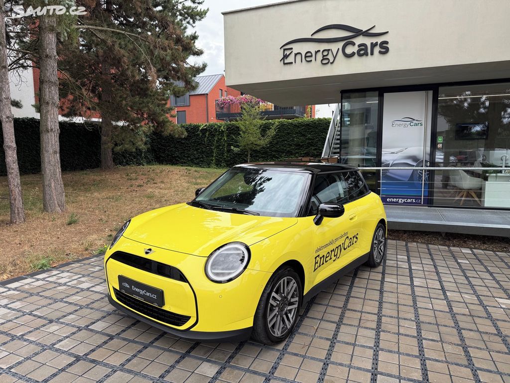 2024 MINI Cooper, 6.900 km, Τσεχία — φωτο 1