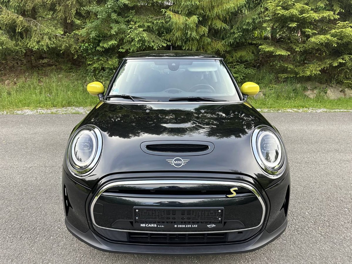 2023 MINI Cooper E, 29.300 km, Σλοβακία — φωτο 1