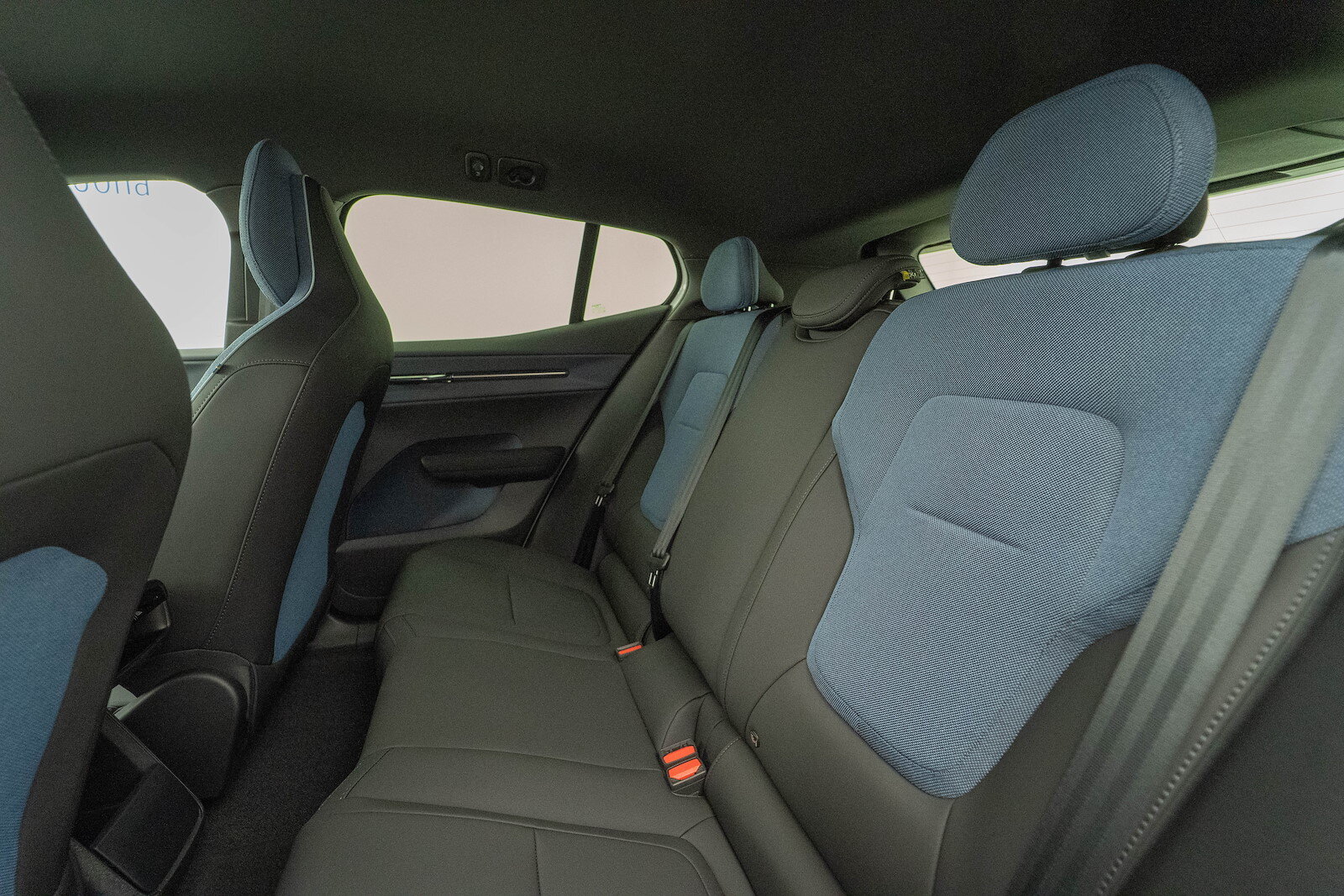 2026 Volvo EX30 E60 Plus, 1 km, Ελβετία — φωτο 9 z 17