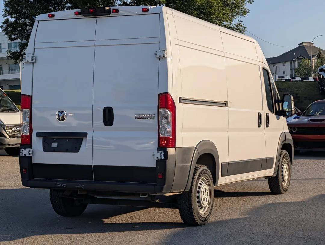 2025 RAM, εισαγωγή Καναδάς — φωτο 7 z 12