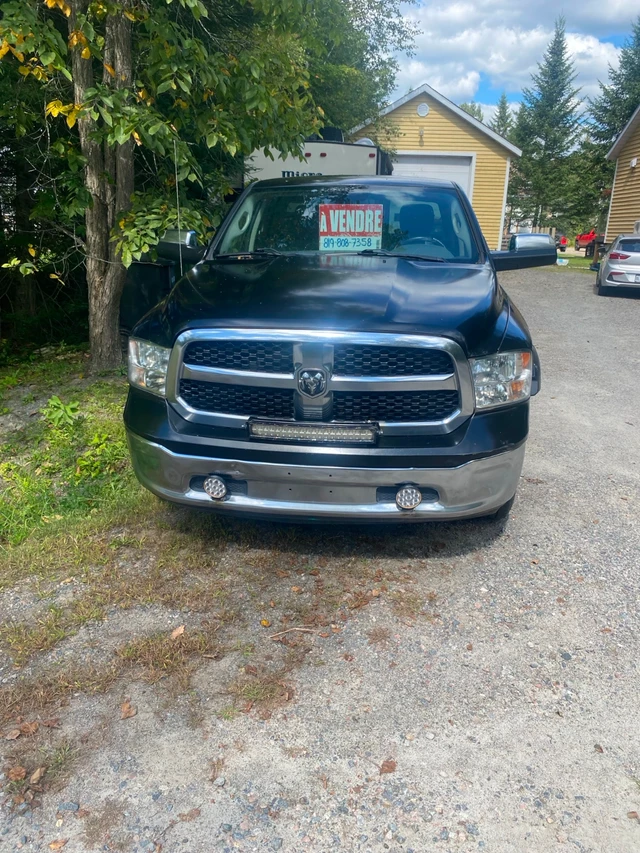2019 Dodge Ram1500, μαύρο, 212 km, εισαγωγή Καναδάς — φωτο 1